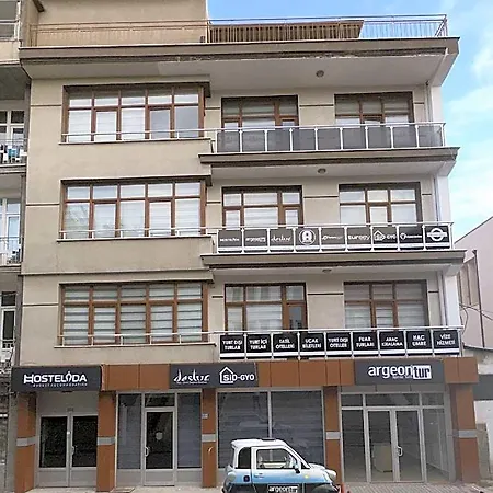 Hostelida Akhan