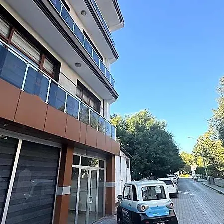 Hostelida Akhan