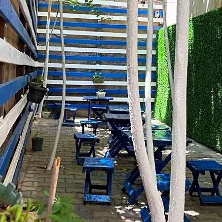 Hostelida